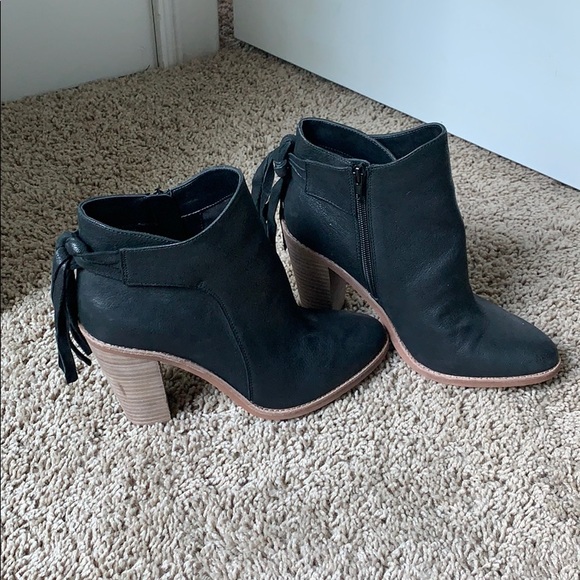 Vince Camuto Black Booties - Picture 1 of 6